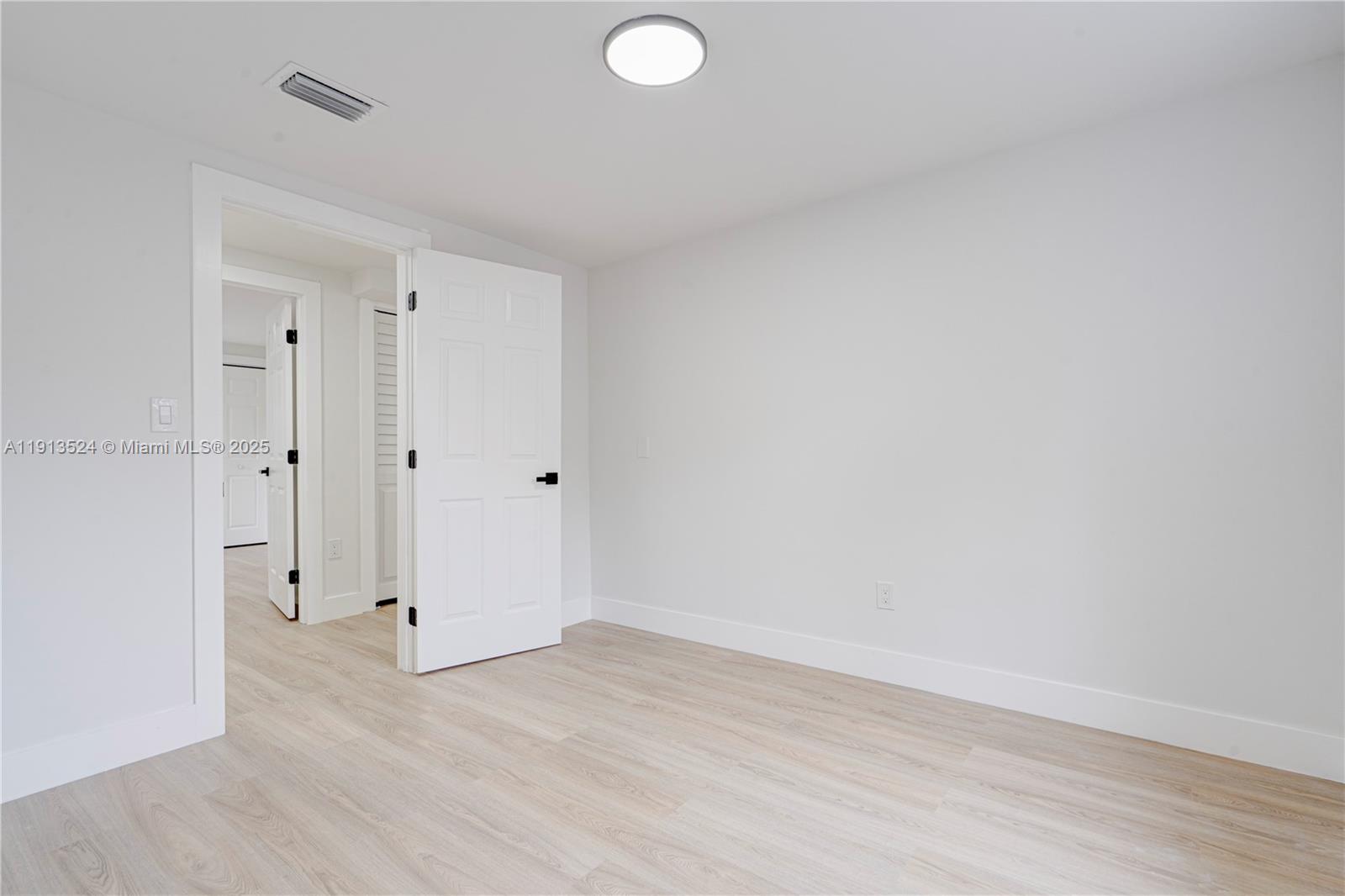 SUN LAND PARK - Residential Lease