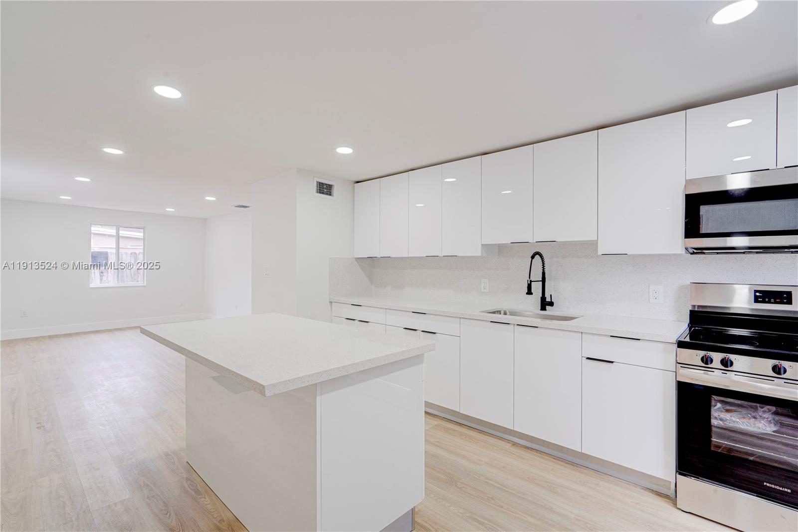 SUN LAND PARK - Residential Lease