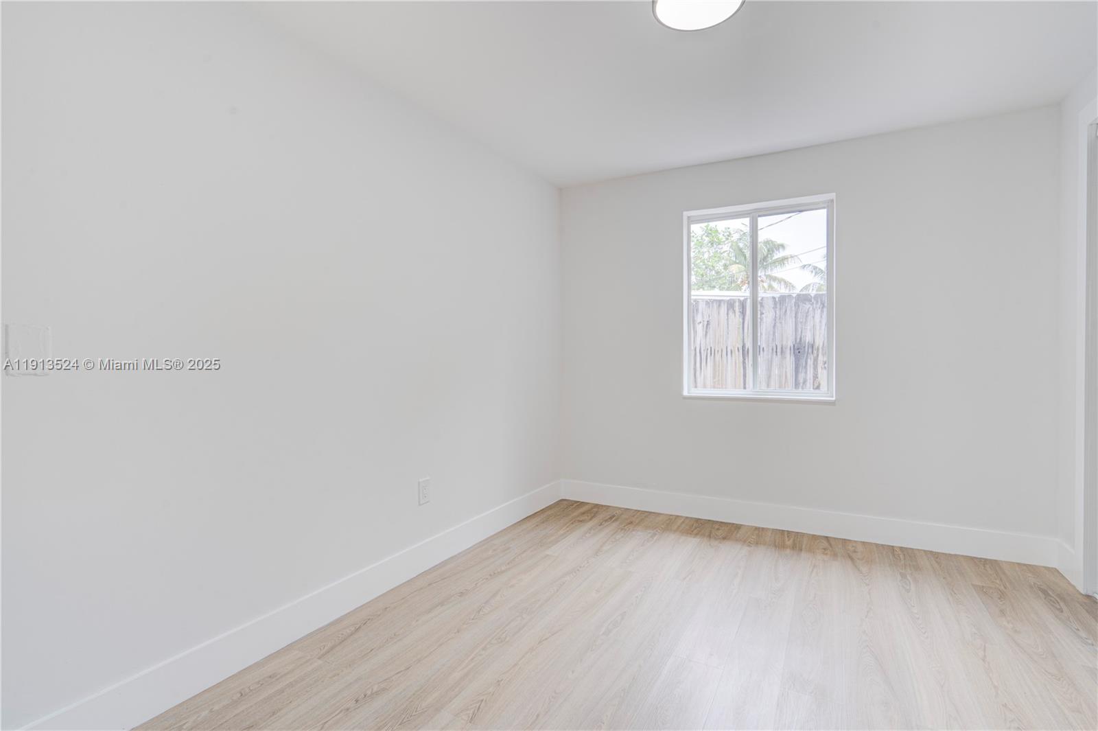 SUN LAND PARK - Residential Lease