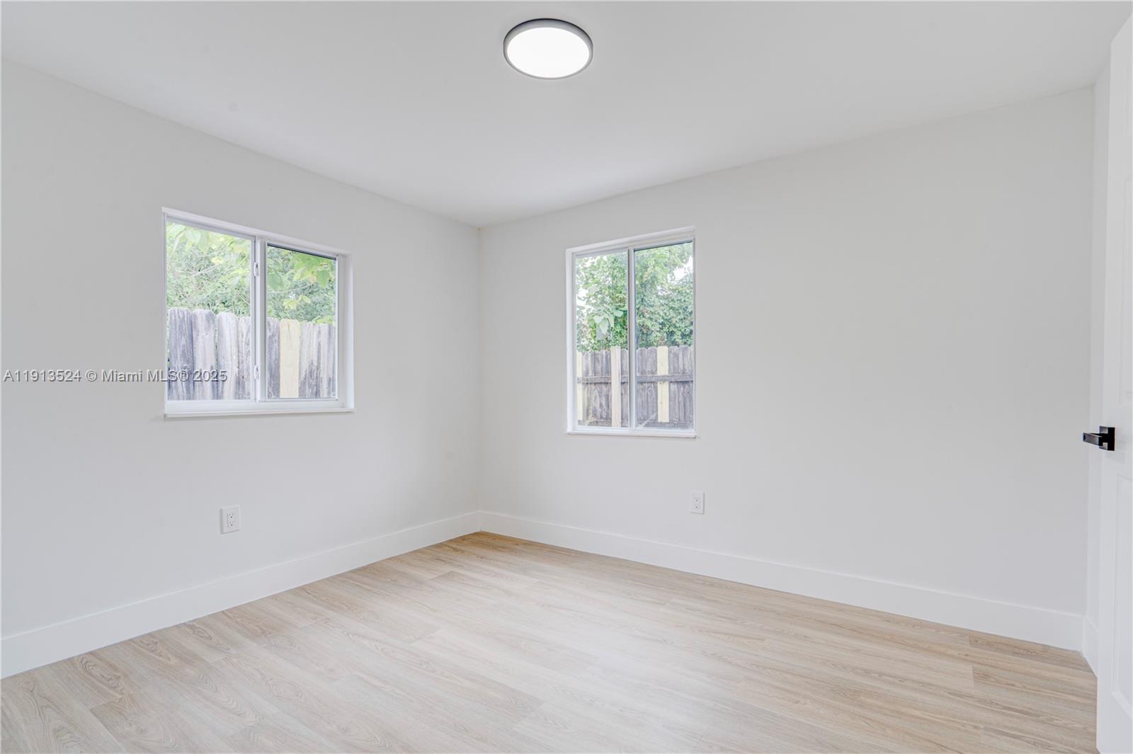 SUN LAND PARK - Residential Lease