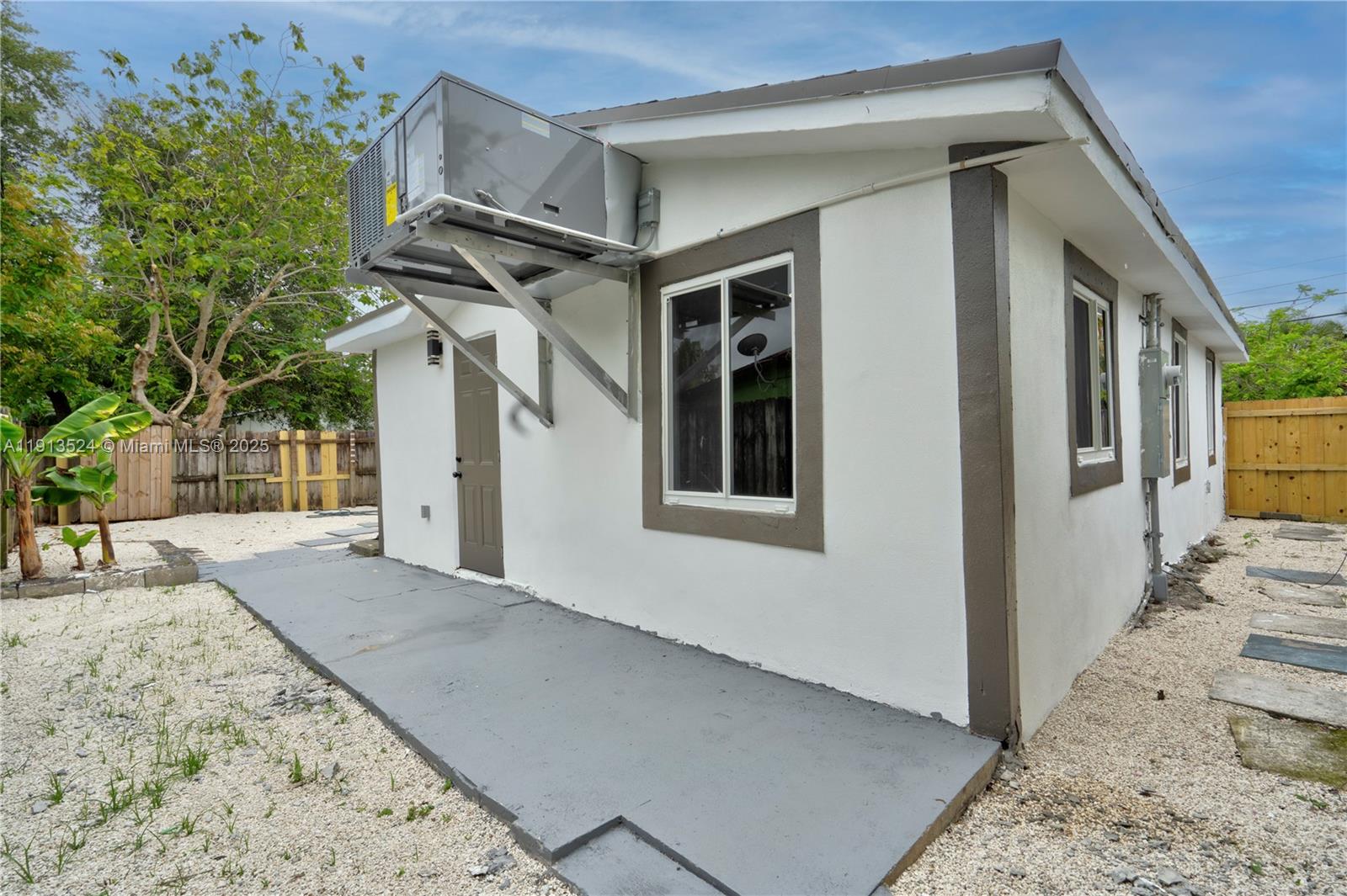 SUN LAND PARK - Residential Lease