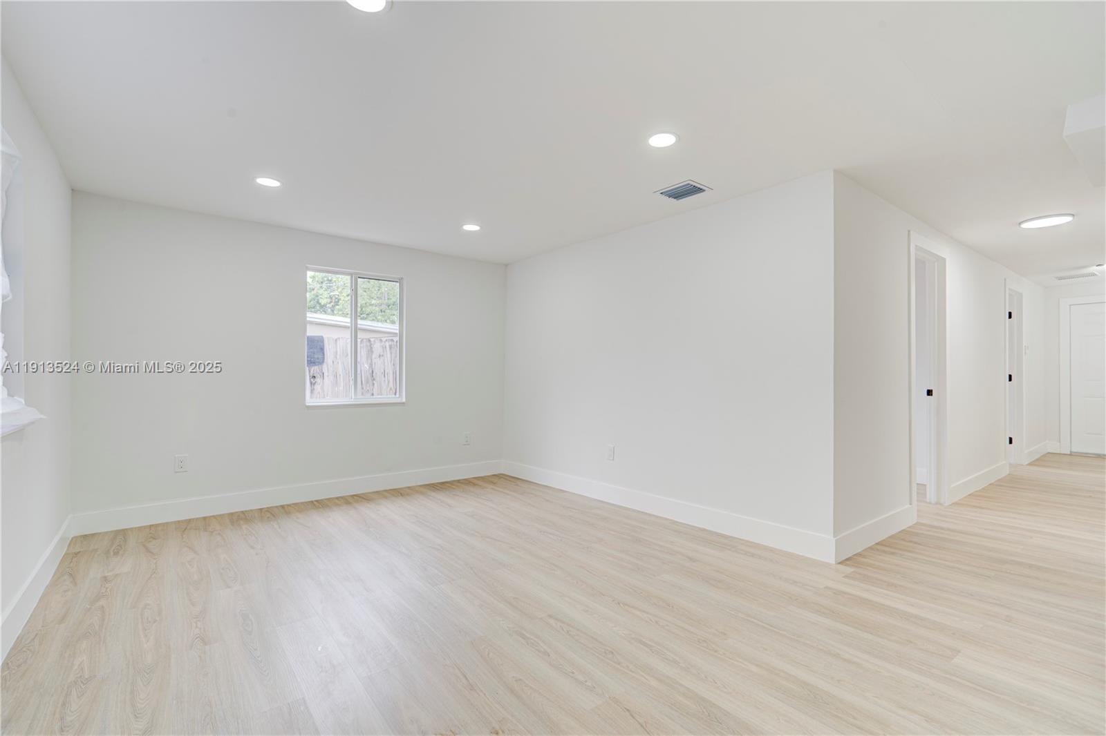 SUN LAND PARK - Residential Lease