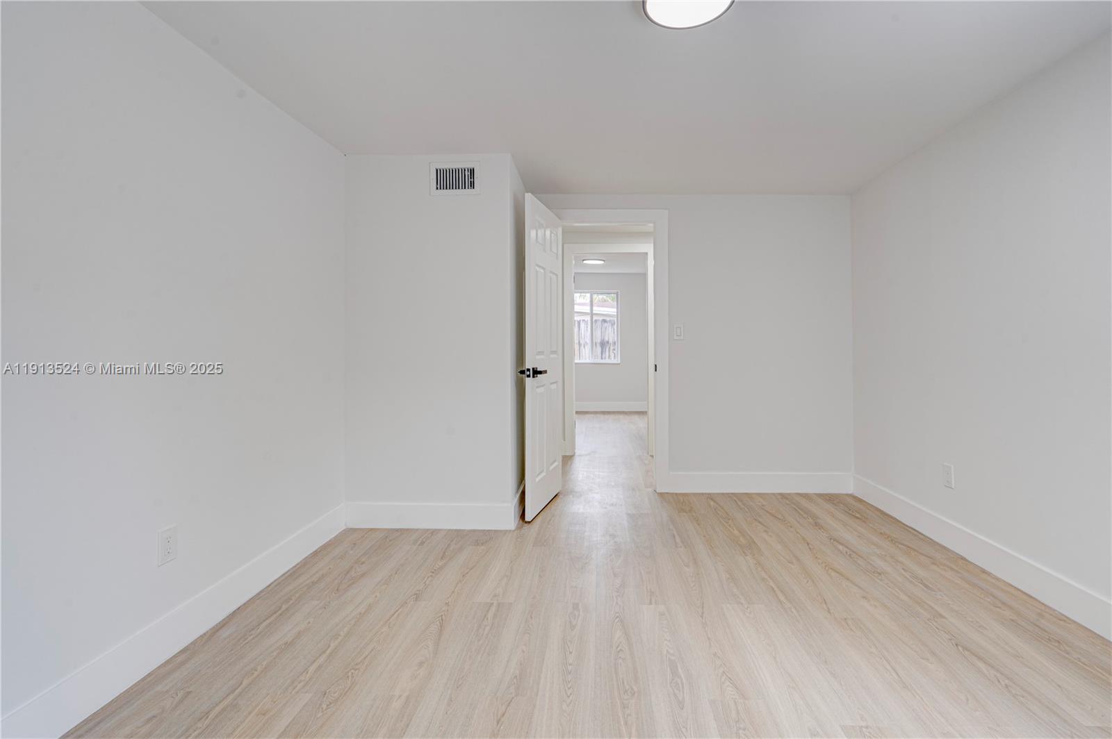 SUN LAND PARK - Residential Lease