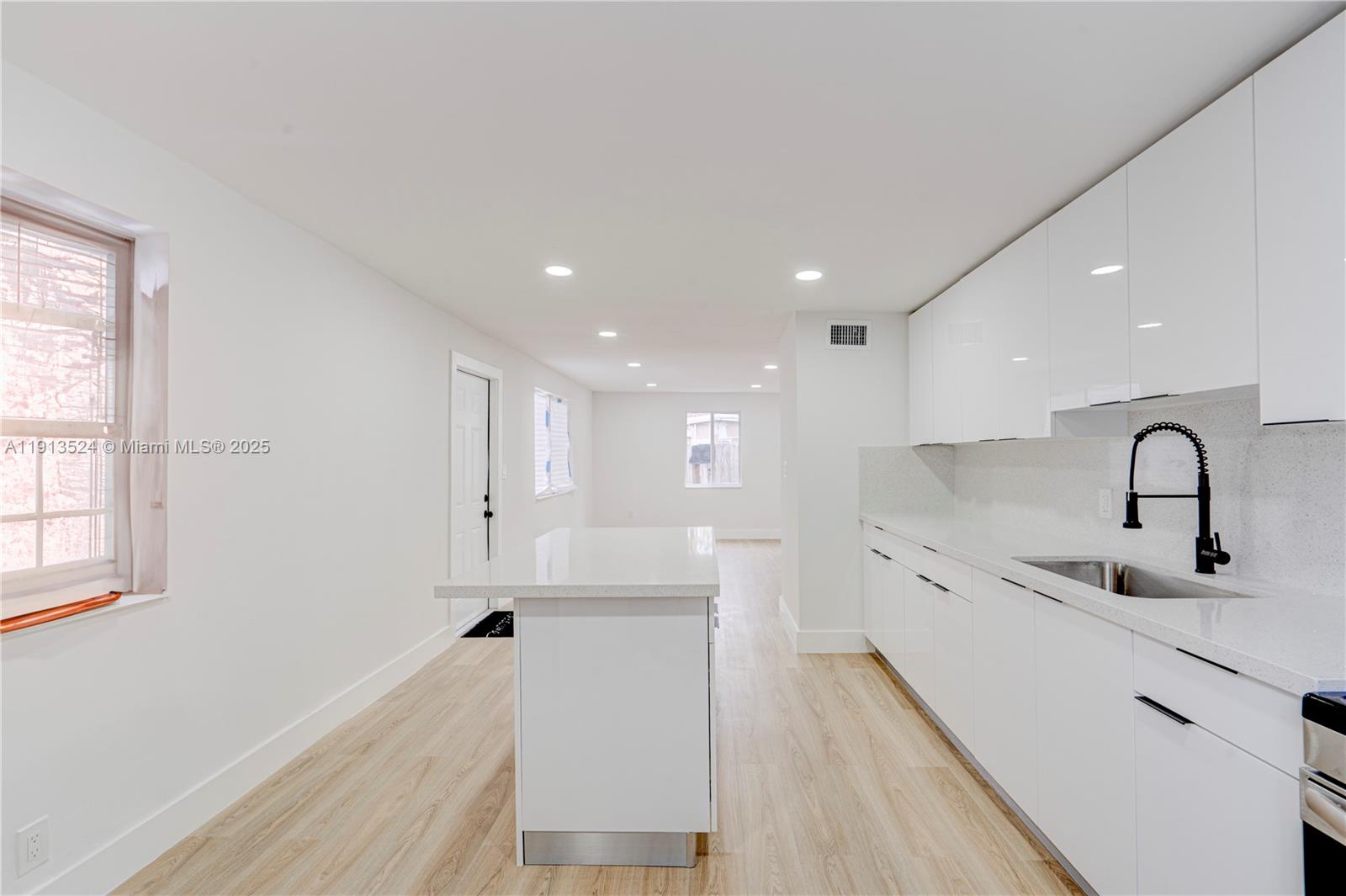 SUN LAND PARK - Residential Lease