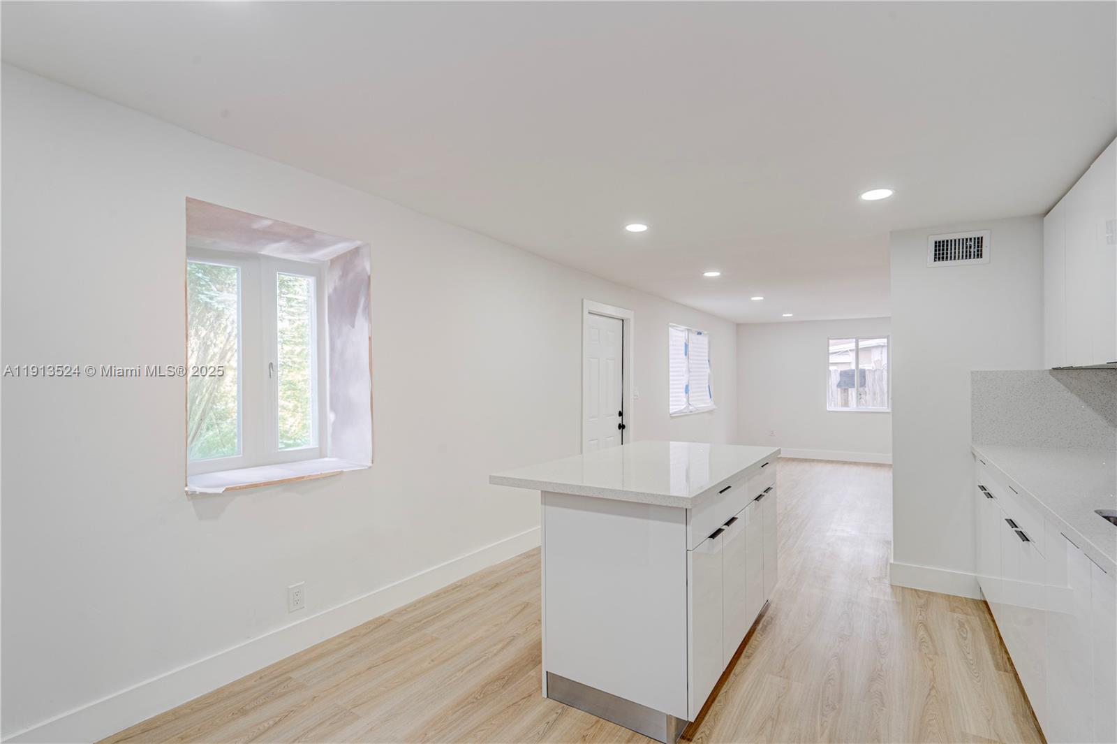 SUN LAND PARK - Residential Lease