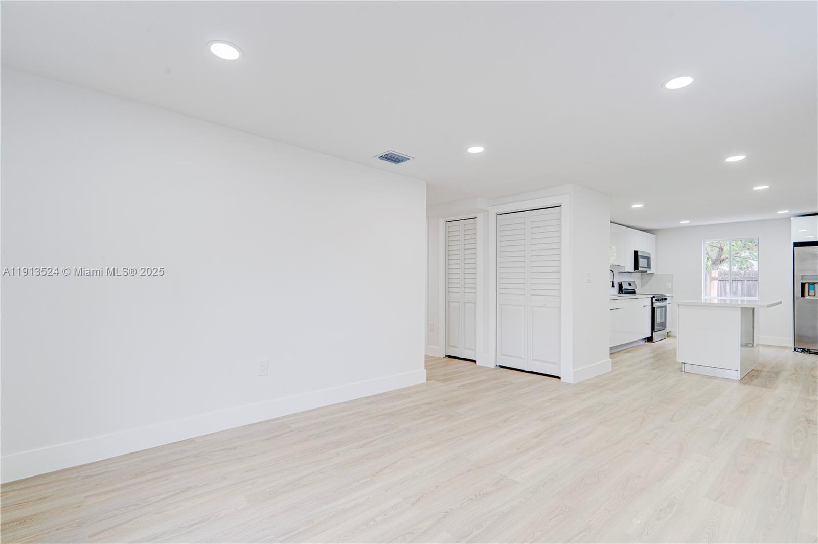 SUN LAND PARK - Residential Lease