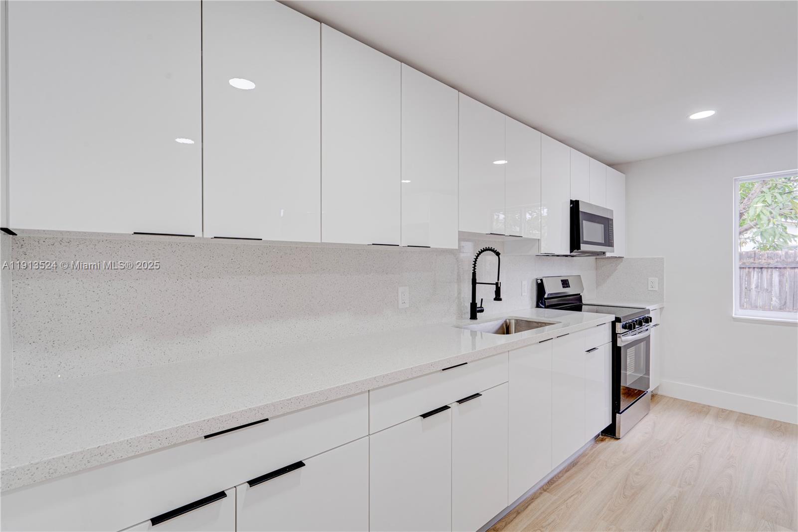 SUN LAND PARK - Residential Lease