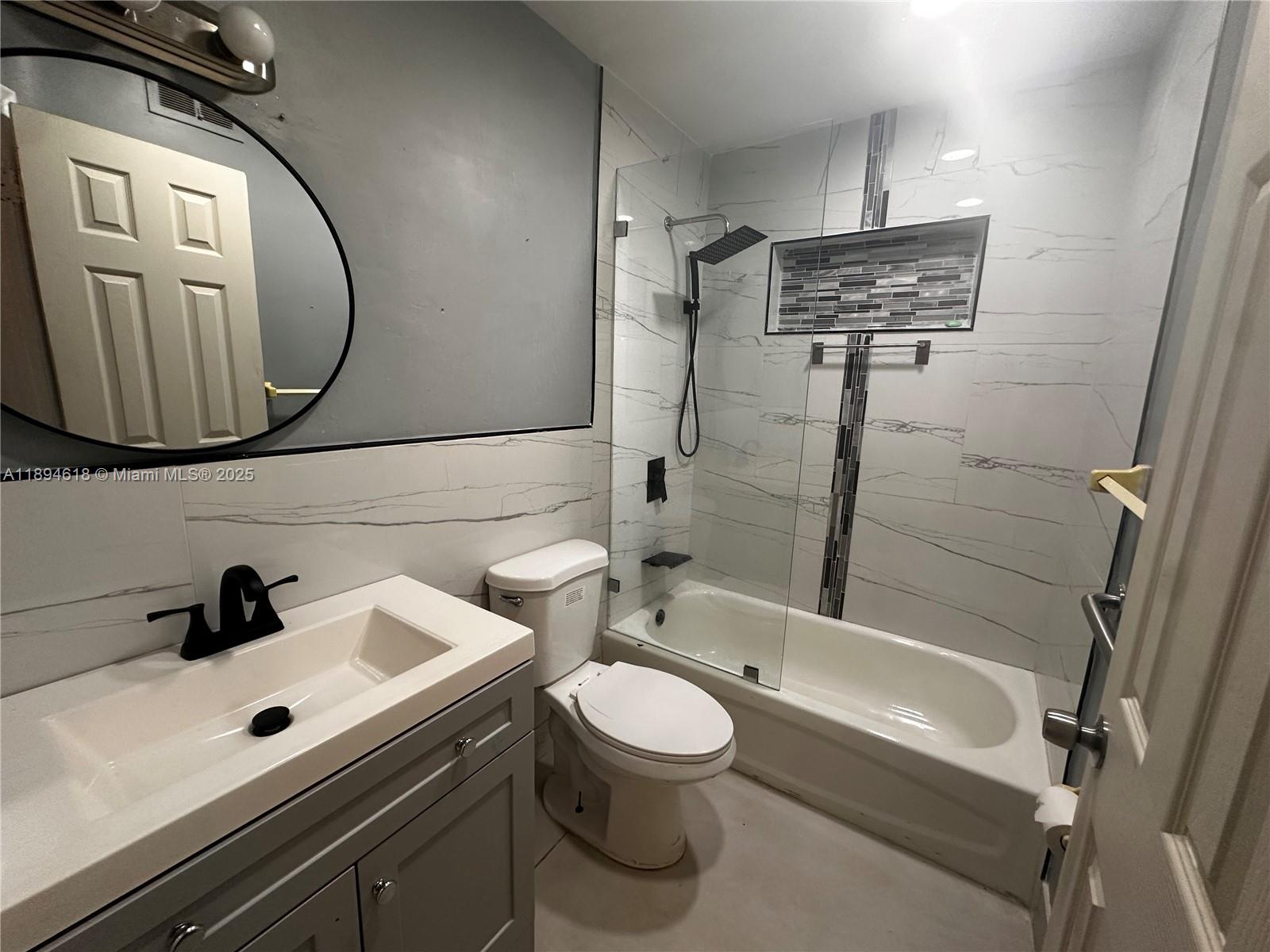 PLAZA ESTATES 3RD SEC - Residential Lease