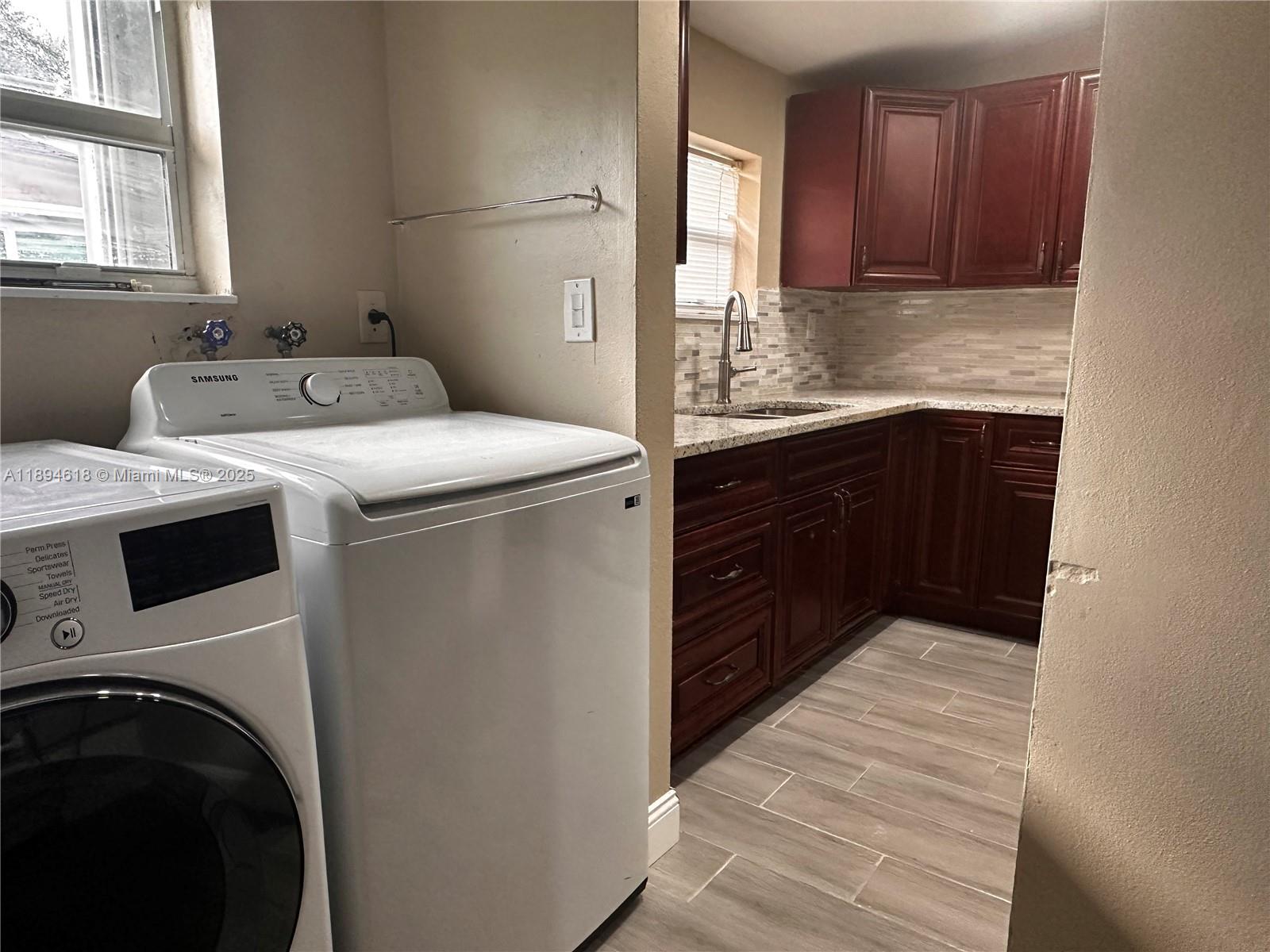 PLAZA ESTATES 3RD SEC - Residential Lease