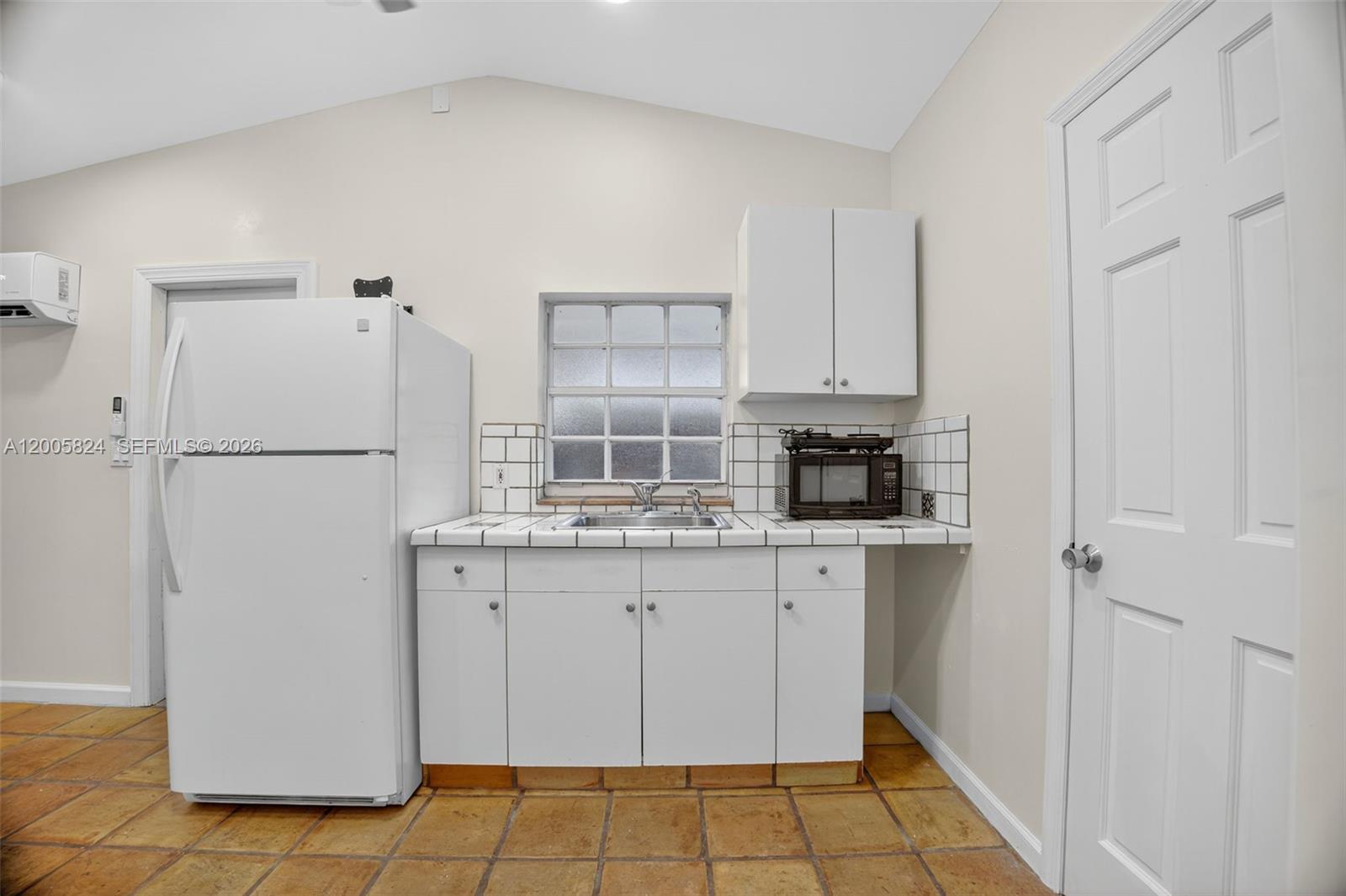 7941 SW 37th Ter studio