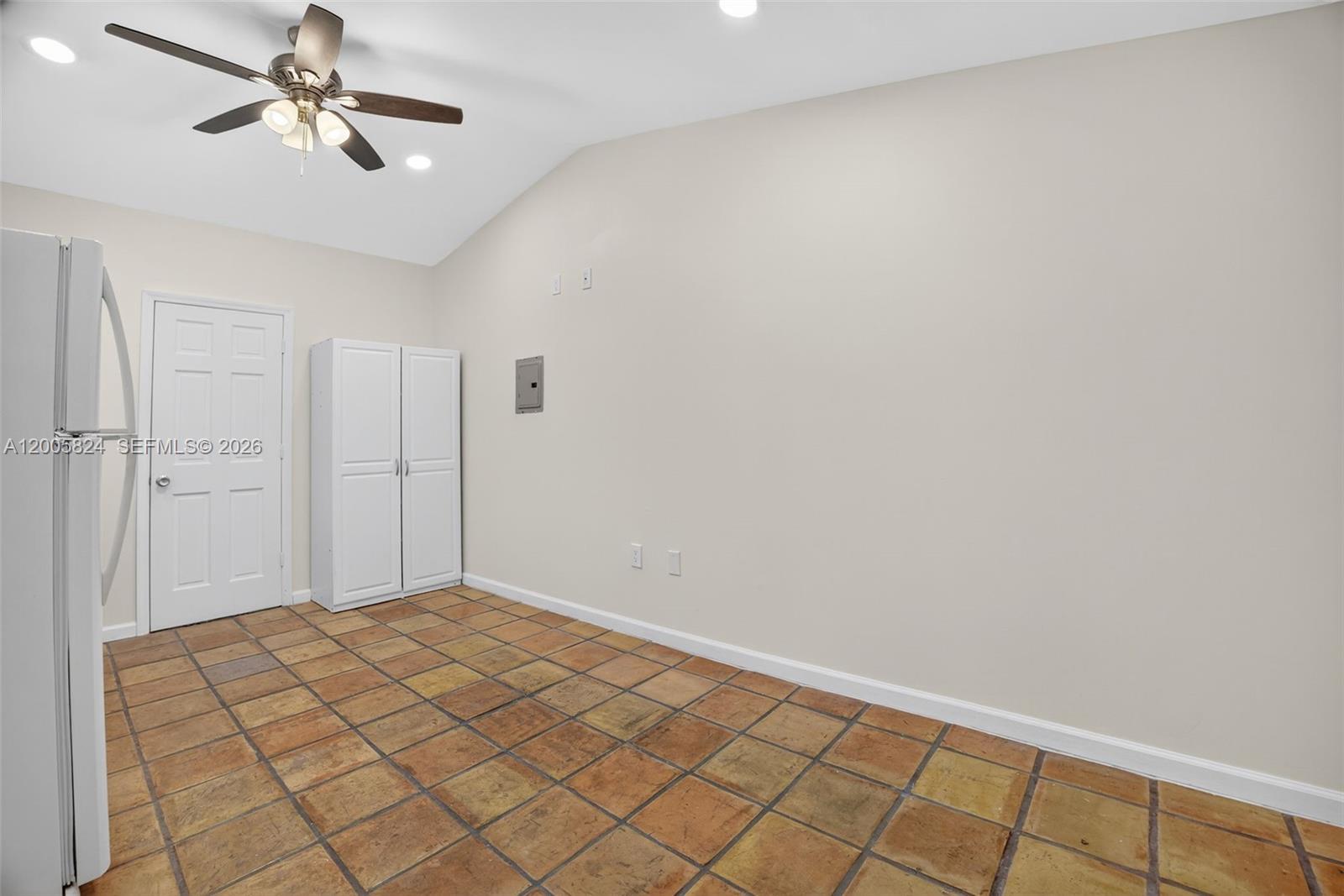 7941 SW 37th Ter studio