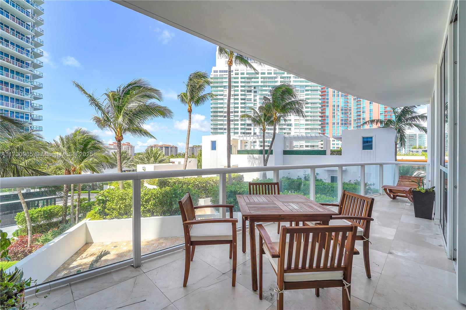 50 S Pointe Dr 608