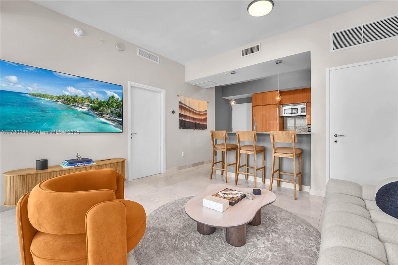 50 S Pointe Dr 608
