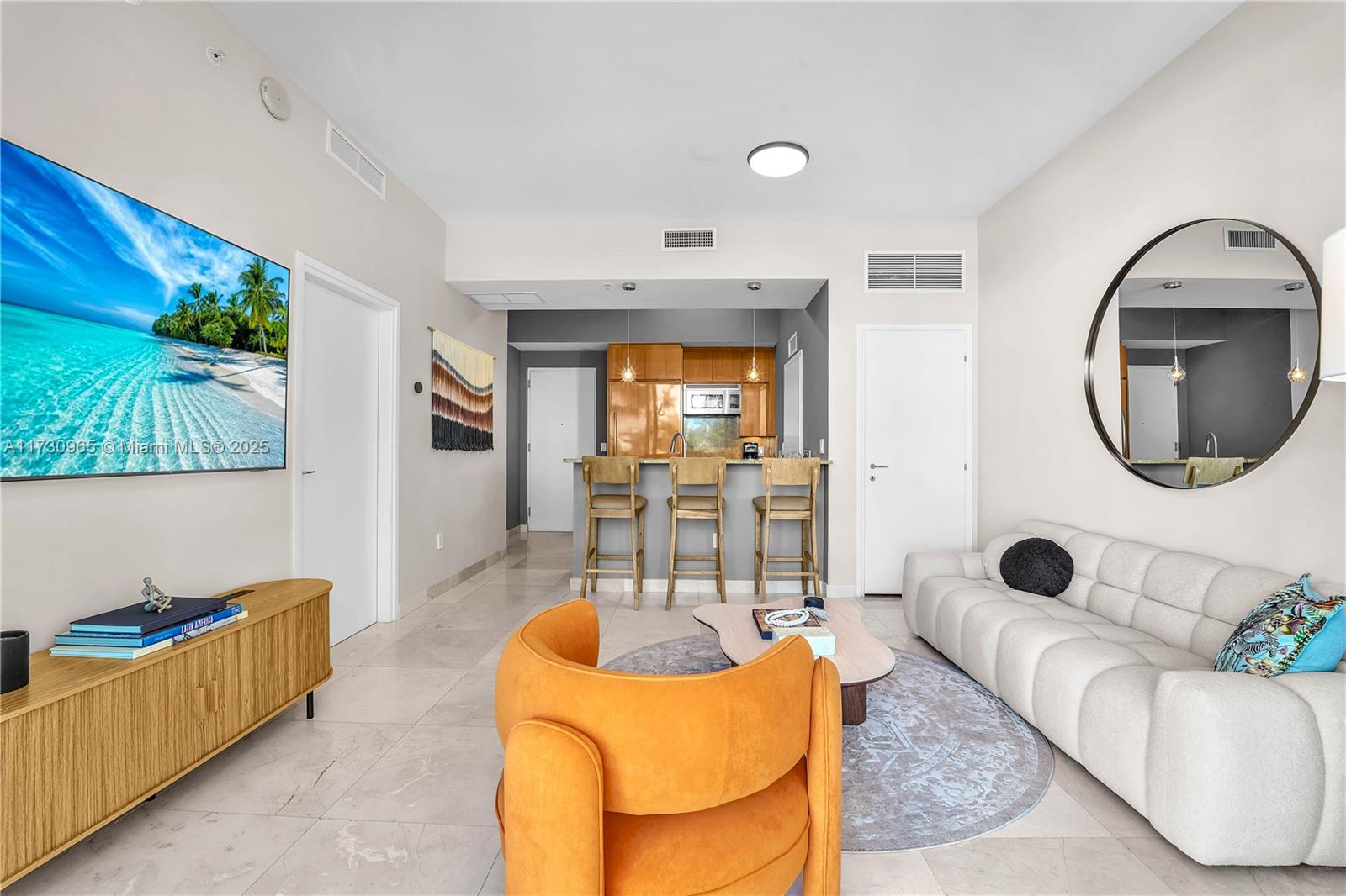 50 S Pointe Dr 608