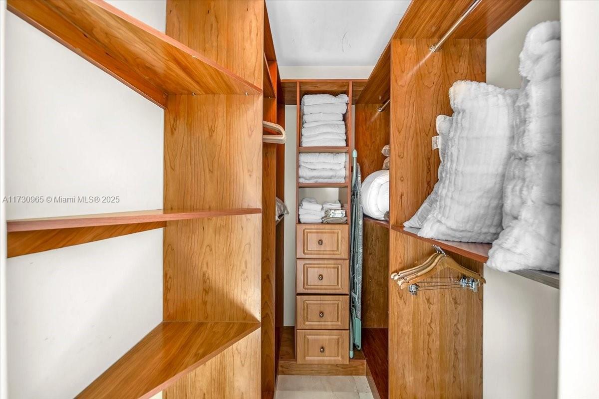 CONTINUUM ON SOUTH BEACH - Residential Lease