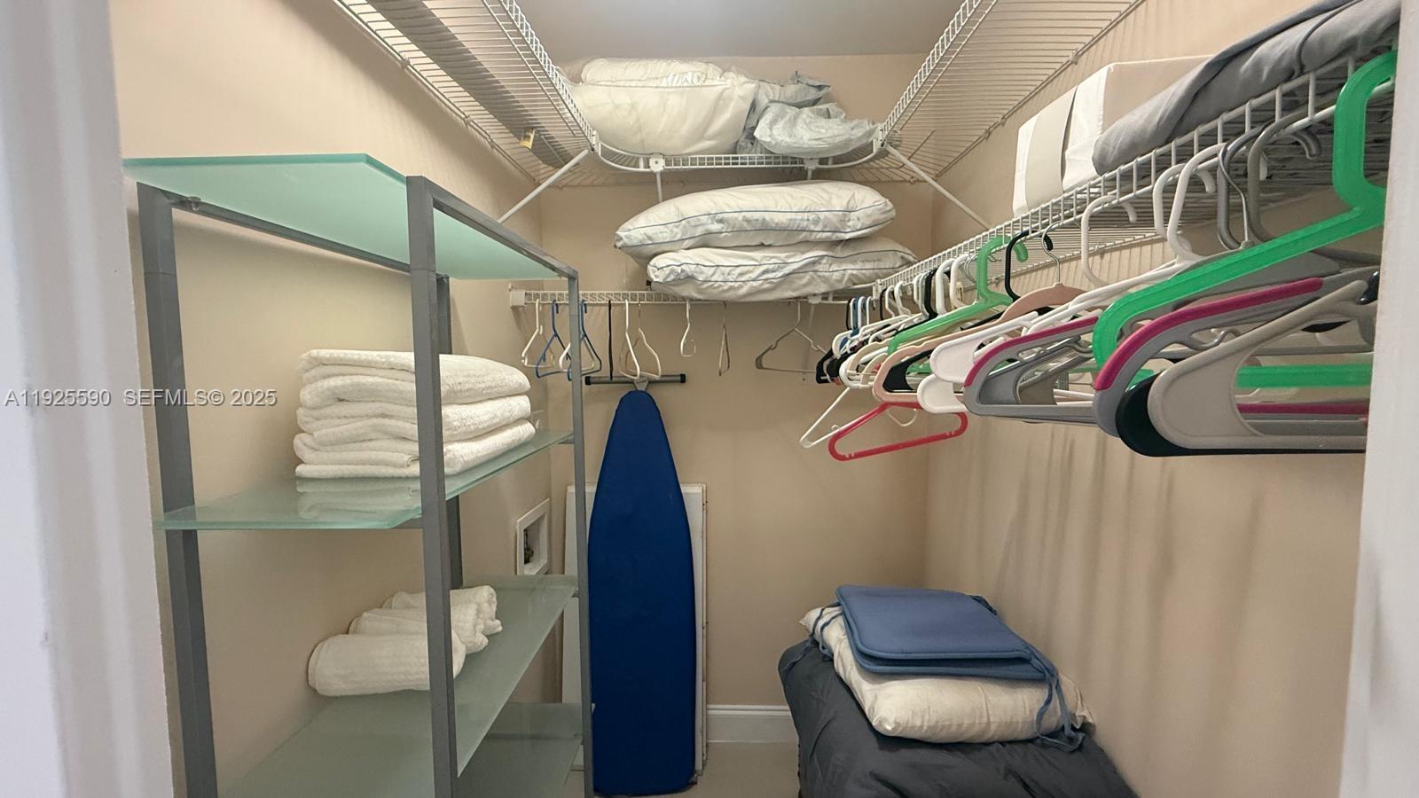 THE DECOPLAGE CONDO - Residential Lease