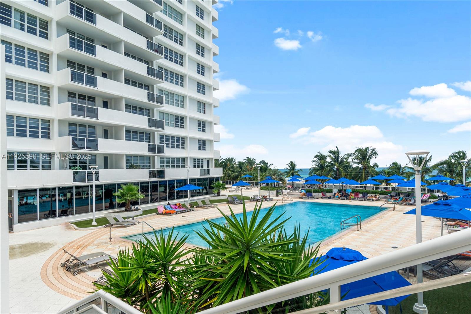 THE DECOPLAGE CONDO - Residential Lease