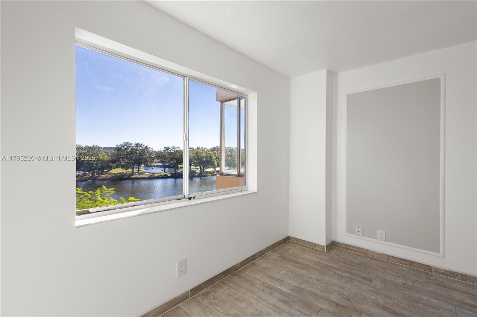 CARLISLE AT HAMPTONS WEST - Residential