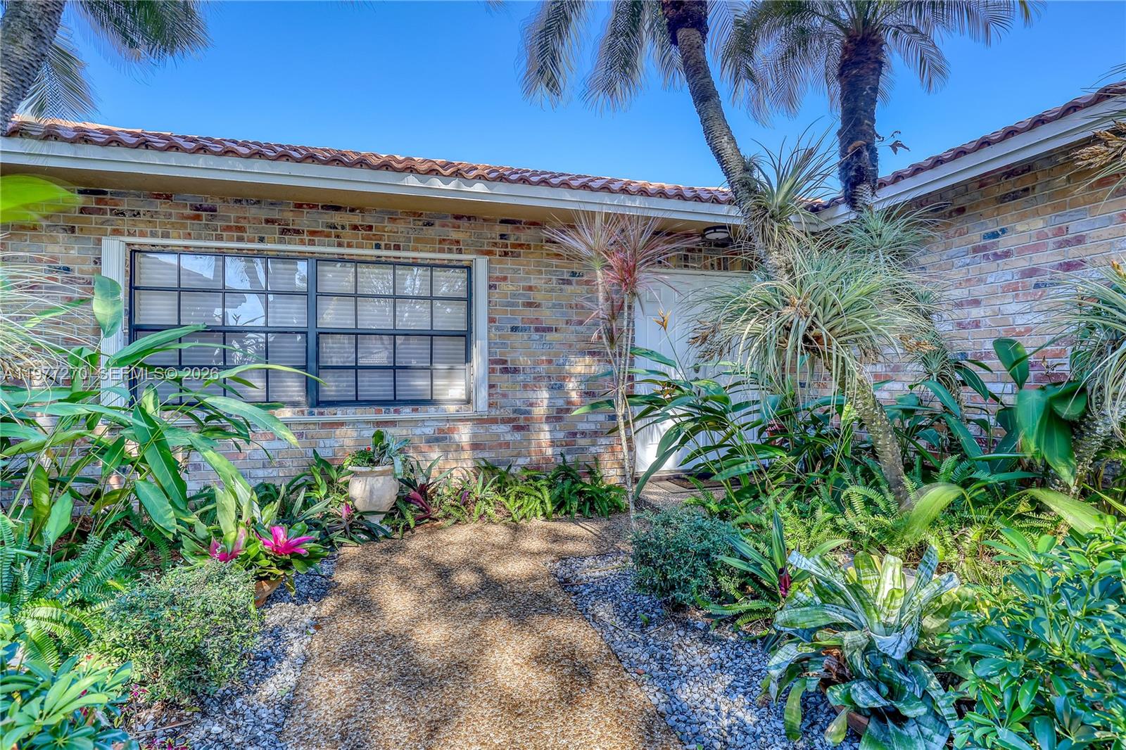 CYPRESS LAKES - Residential