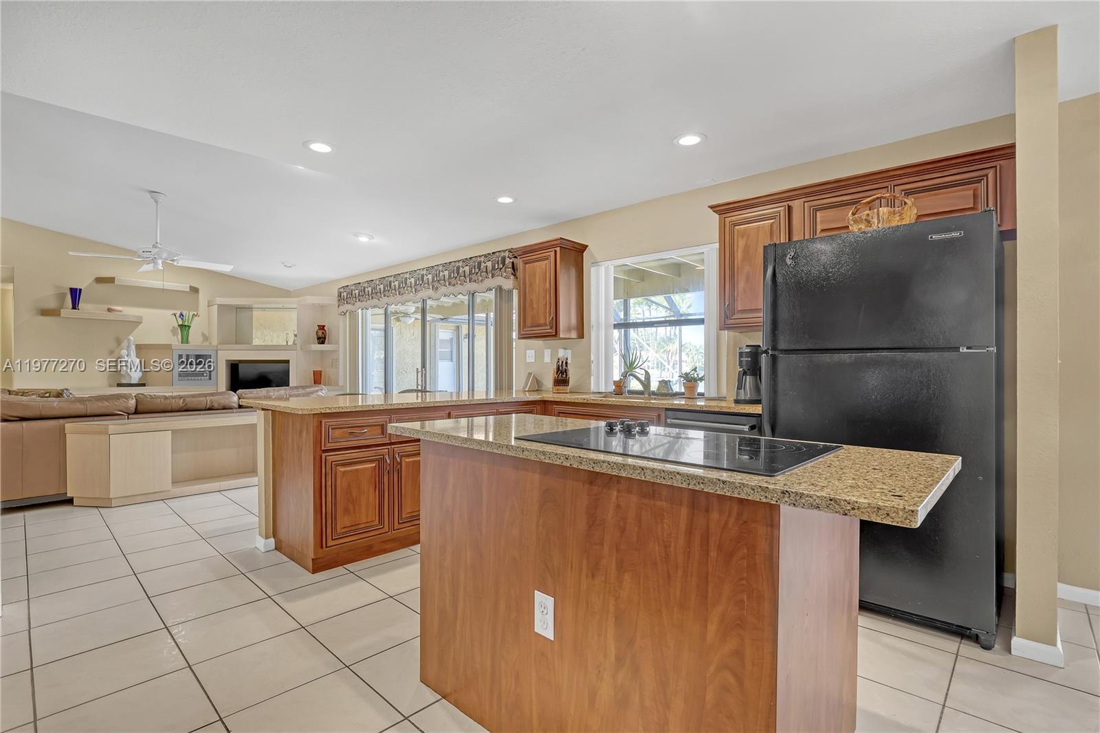 CYPRESS LAKES - Residential