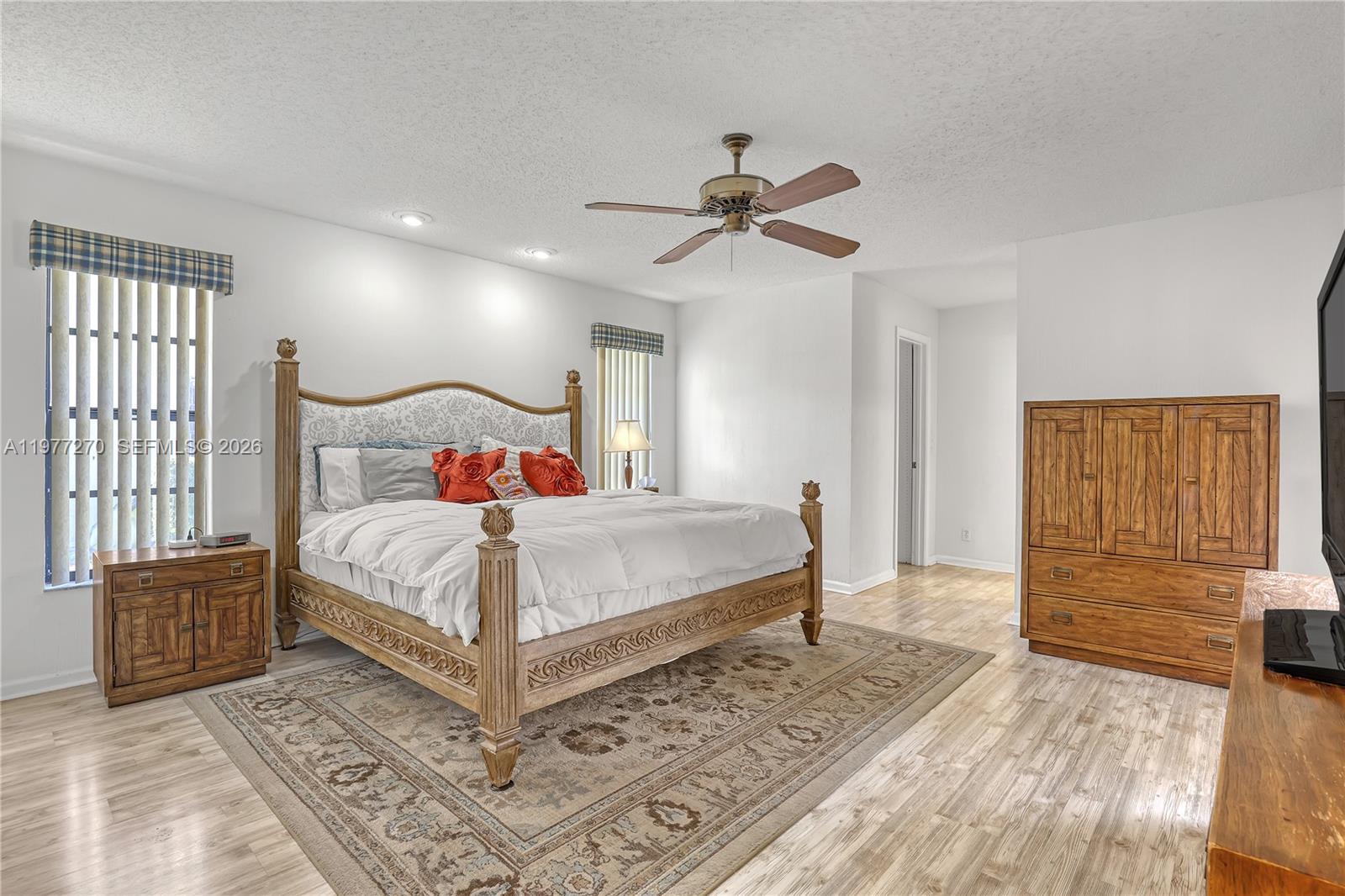 CYPRESS LAKES - Residential