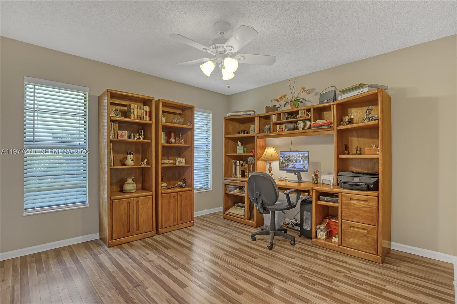 CYPRESS LAKES - Residential