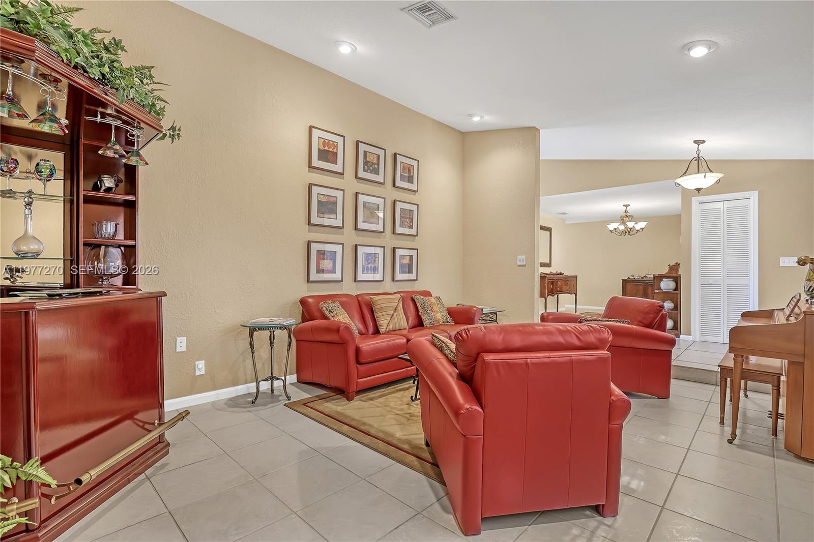 CYPRESS LAKES - Residential