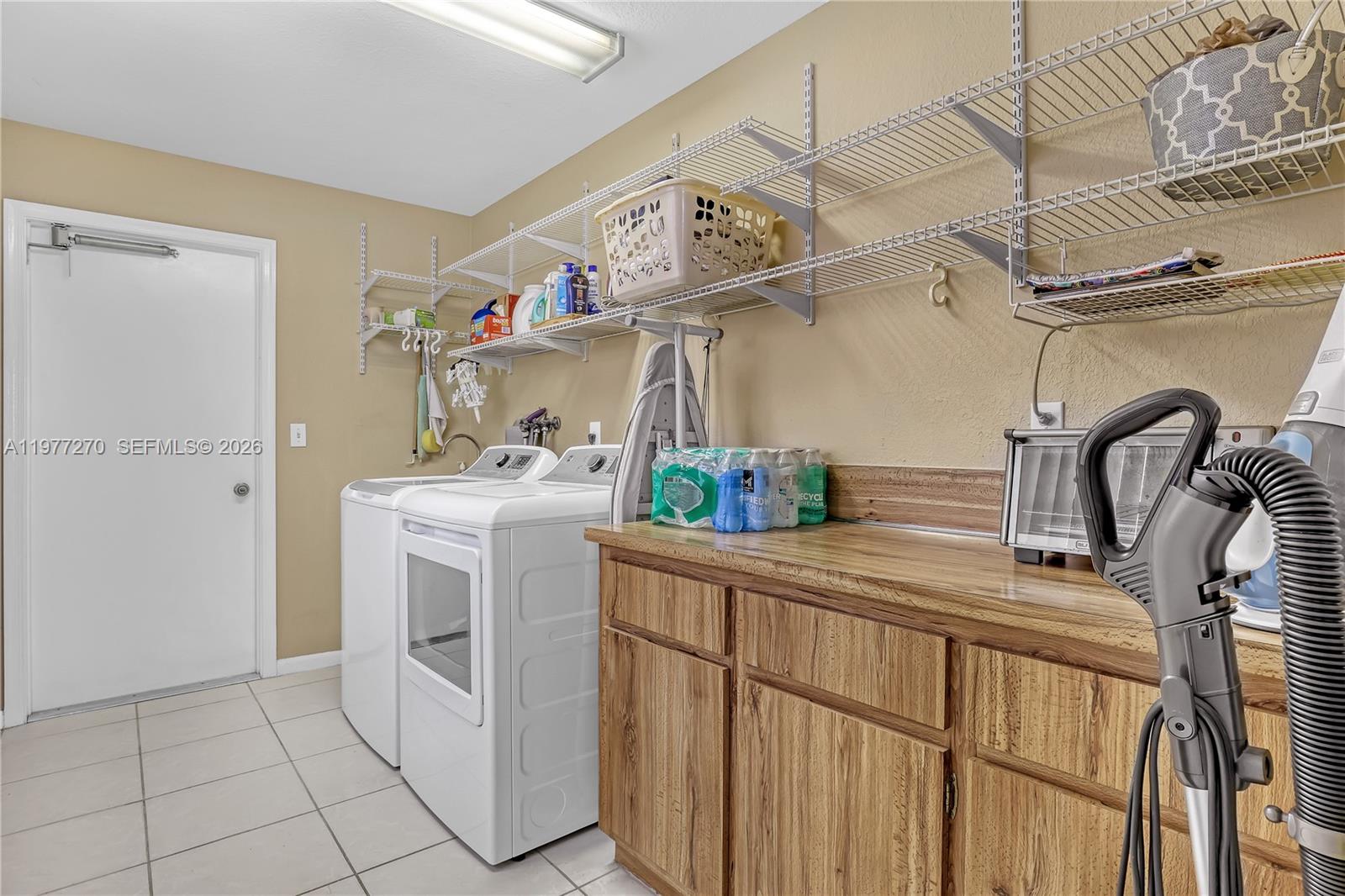 CYPRESS LAKES - Residential