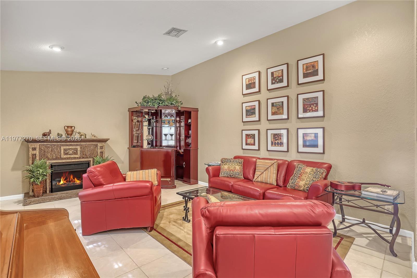 CYPRESS LAKES - Residential