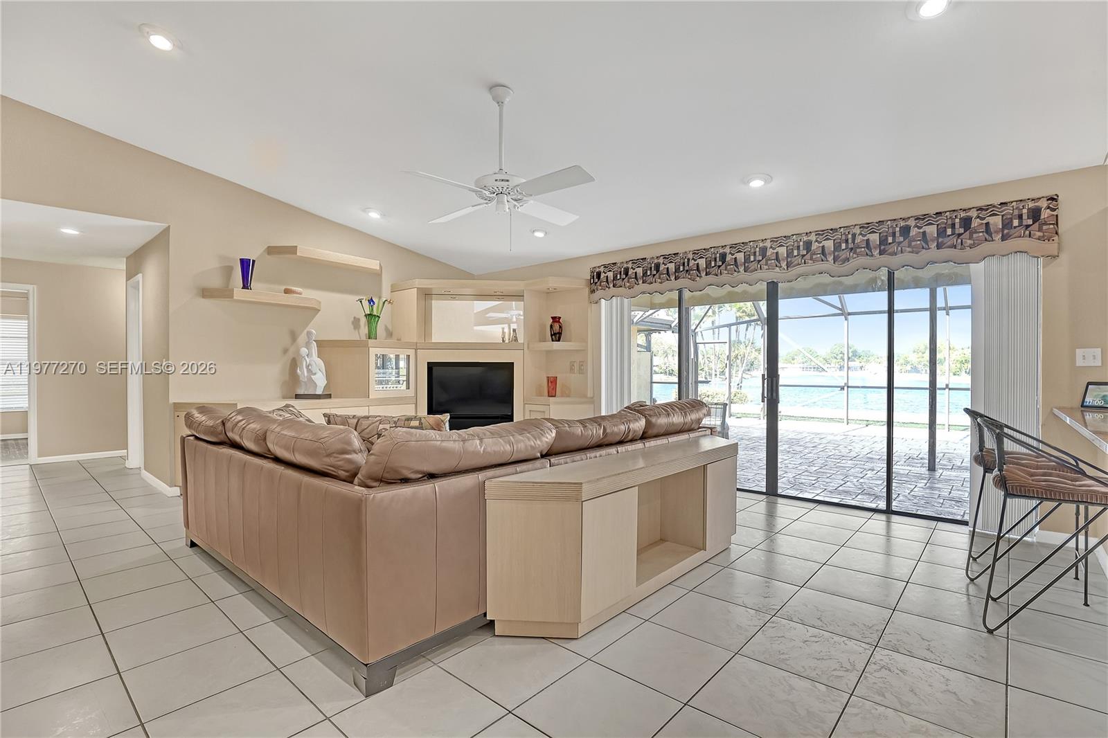 CYPRESS LAKES - Residential