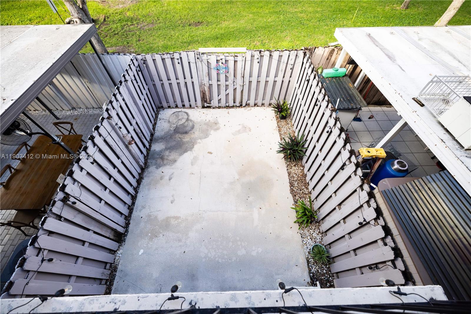 MILLER VILLAS CONDO - Residential