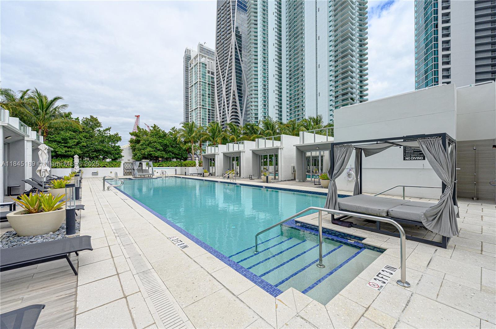 PARAMOUNT MIAMI WORLDCENT - Residential