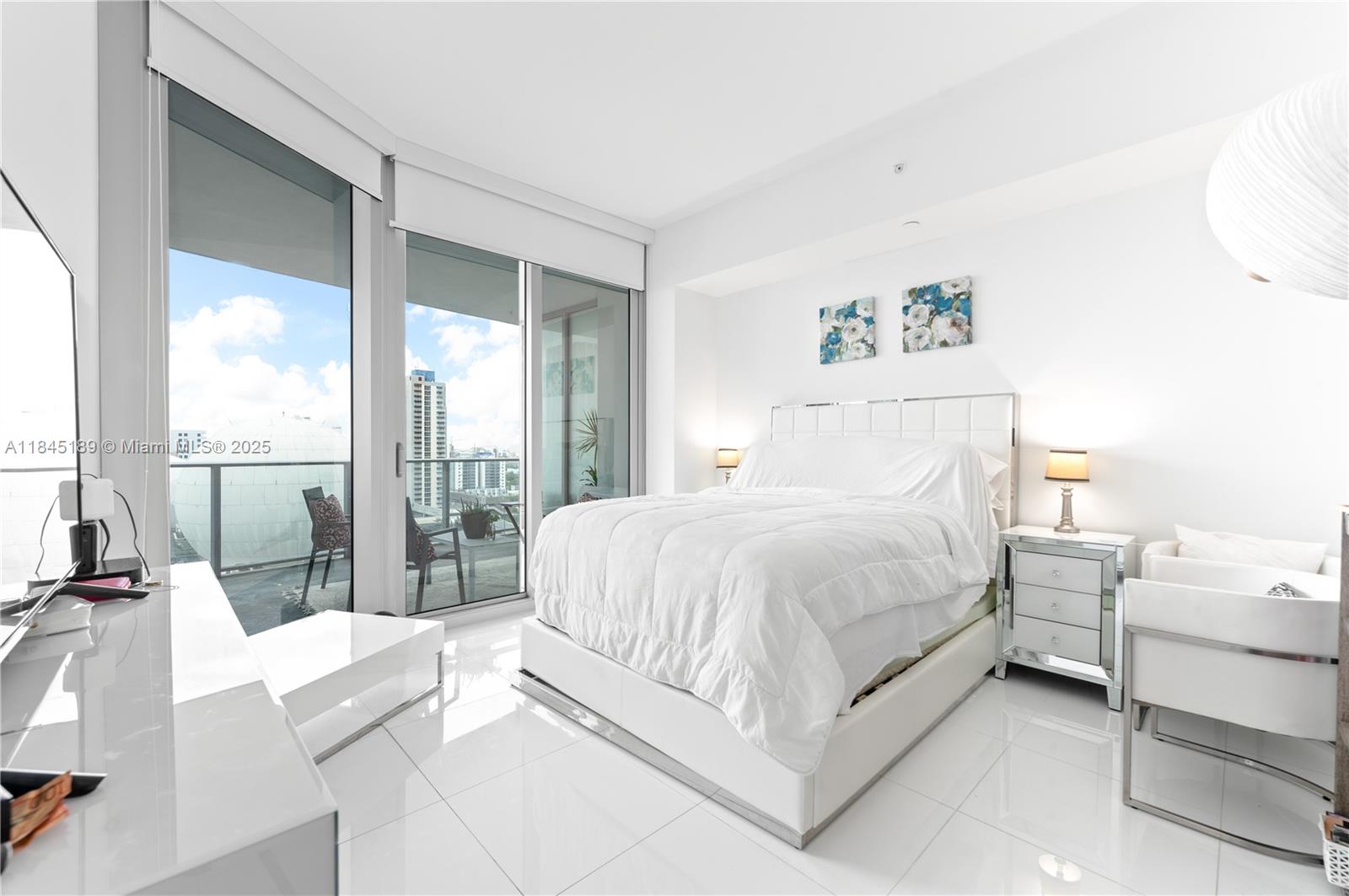 PARAMOUNT MIAMI WORLDCENT - Residential