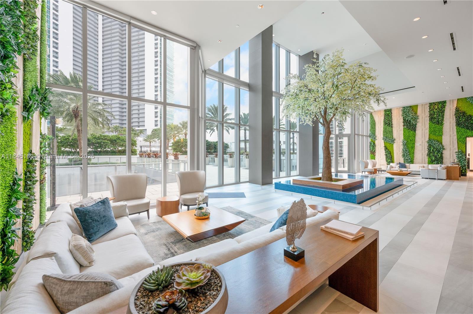 PARAMOUNT MIAMI WORLDCENT - Residential