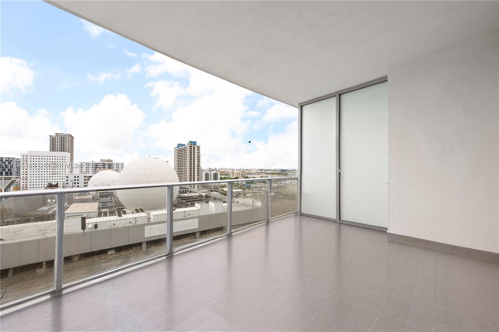 PARAMOUNT MIAMI WORLDCENT - Residential