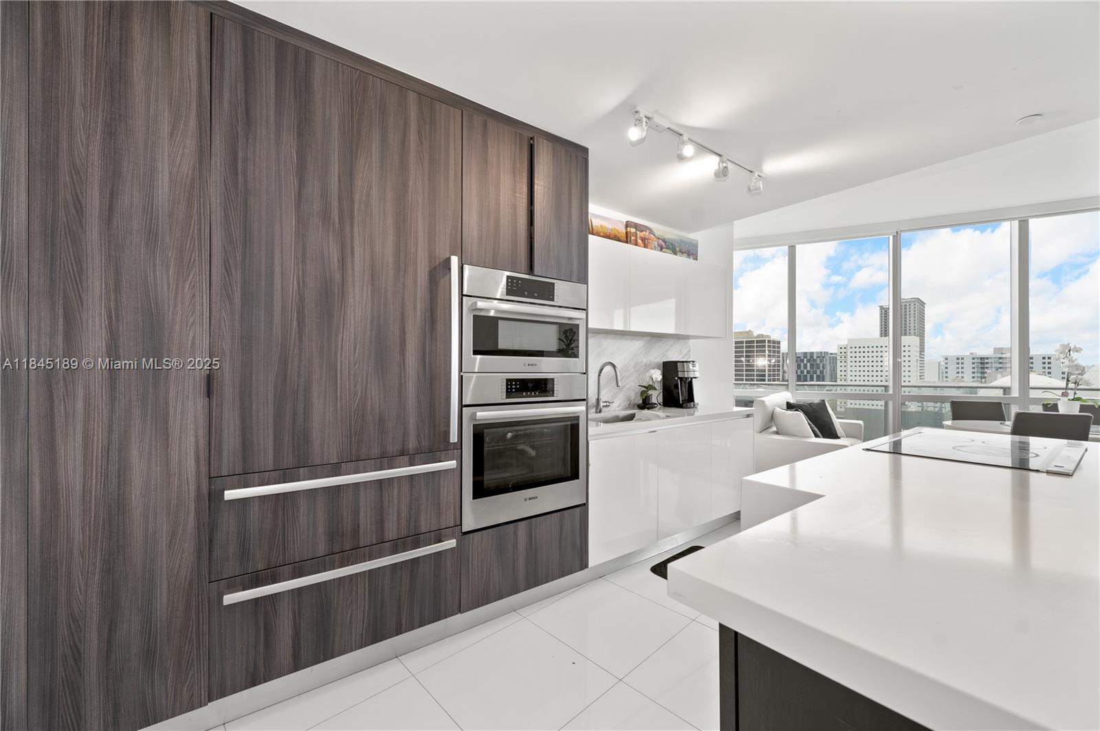851 NE 1st Ave 1410