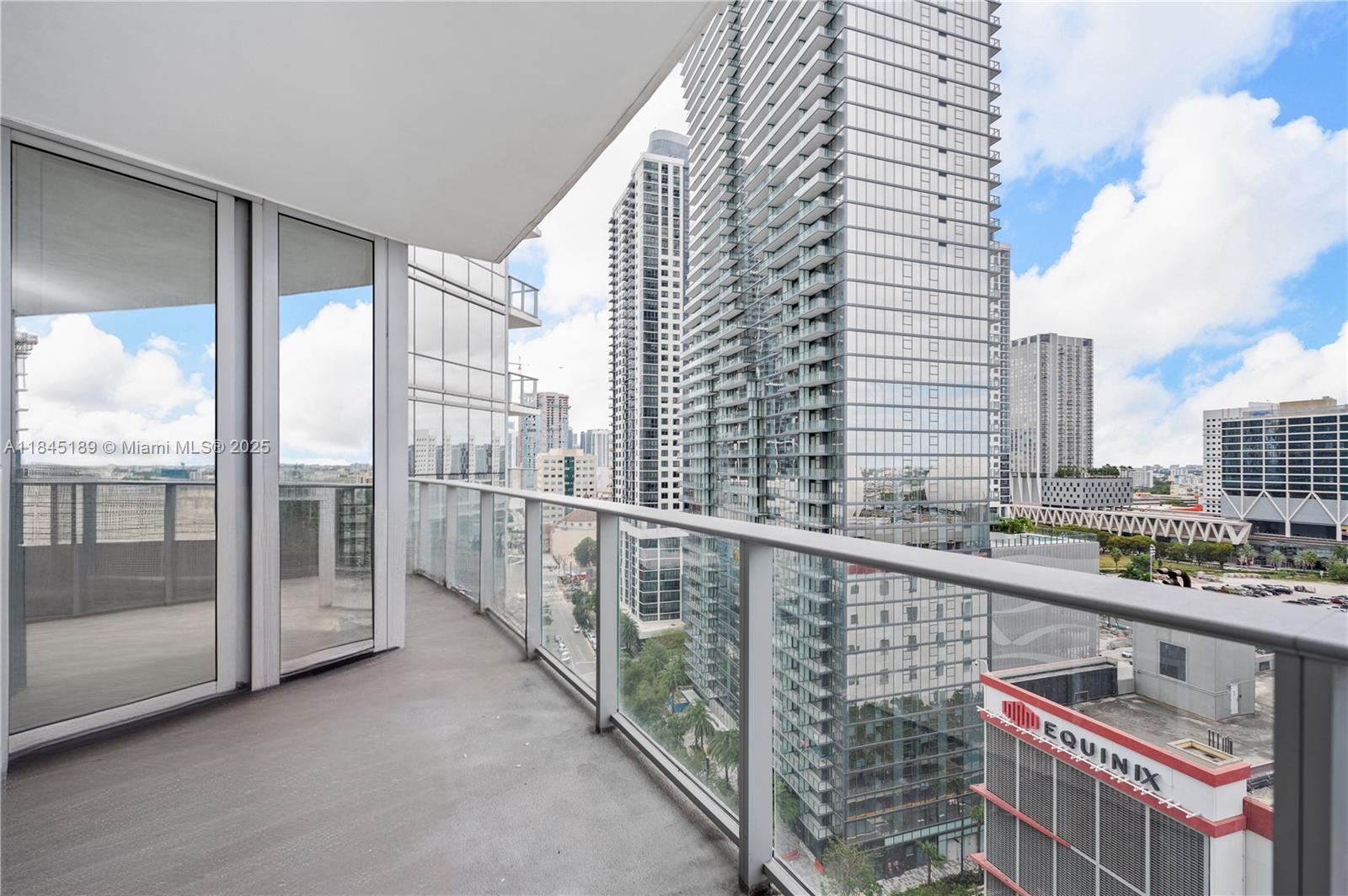 PARAMOUNT MIAMI WORLDCENT - Residential