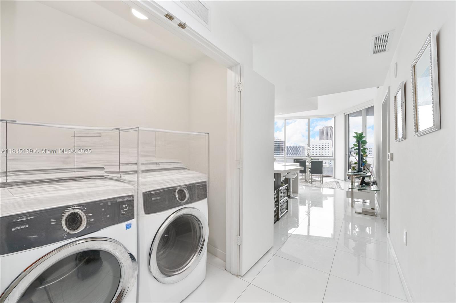 PARAMOUNT MIAMI WORLDCENT - Residential