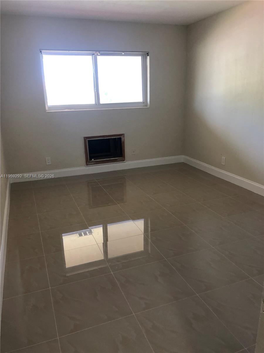 PASADENA GARDEN APARTMENT - Residential Lease