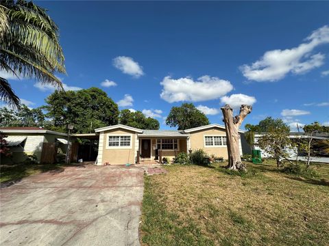 Single Family Residence in Miramar FL 2271 Arcadia Dr.jpg