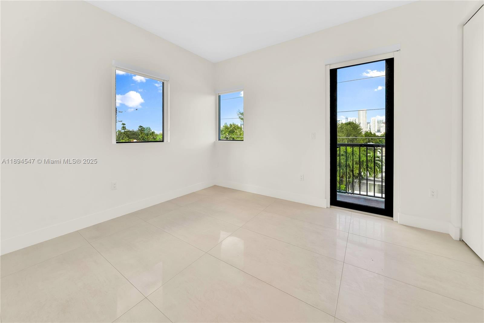LAWRENCE ESTATE LAND CO - Residential Lease