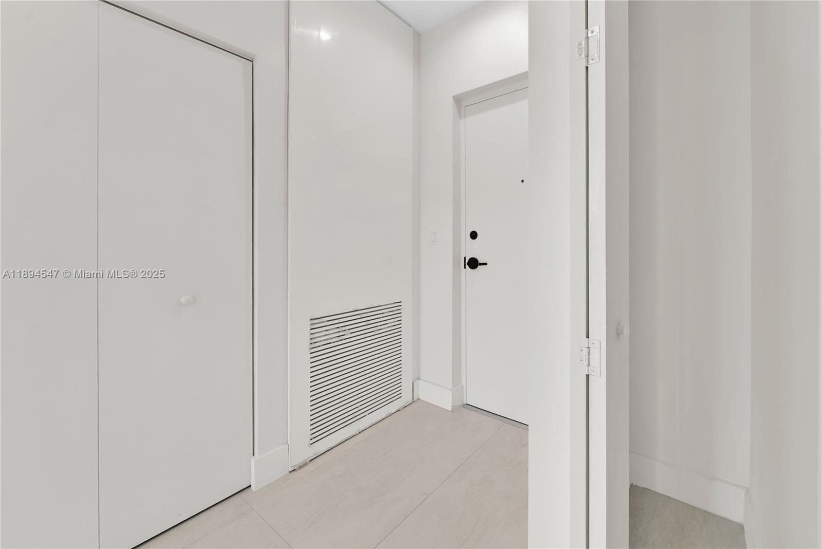 LAWRENCE ESTATE LAND CO - Residential Lease