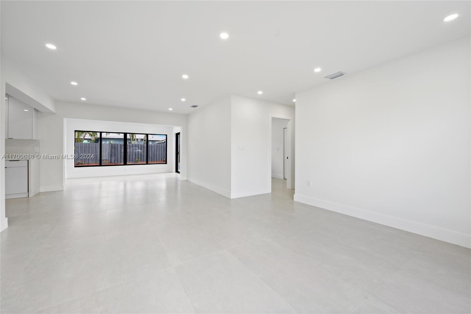 172 SW 35th Ter