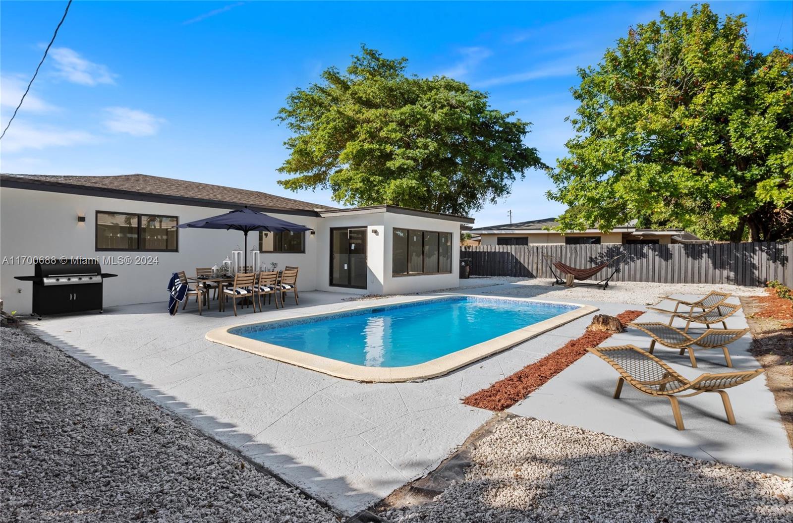 172 SW 35th Ter