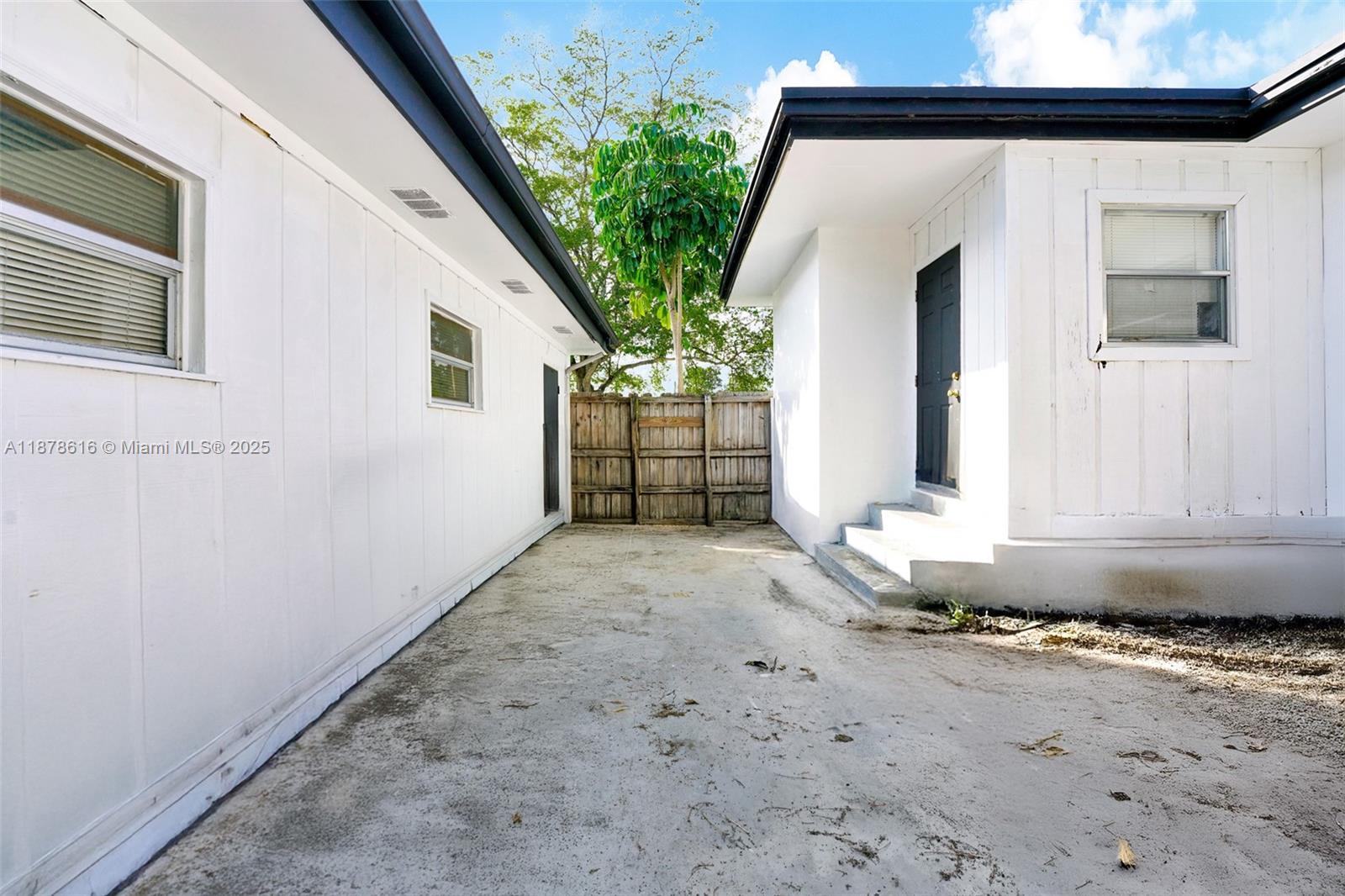 View photos, virtual tours, details... 2546 Coolidge St