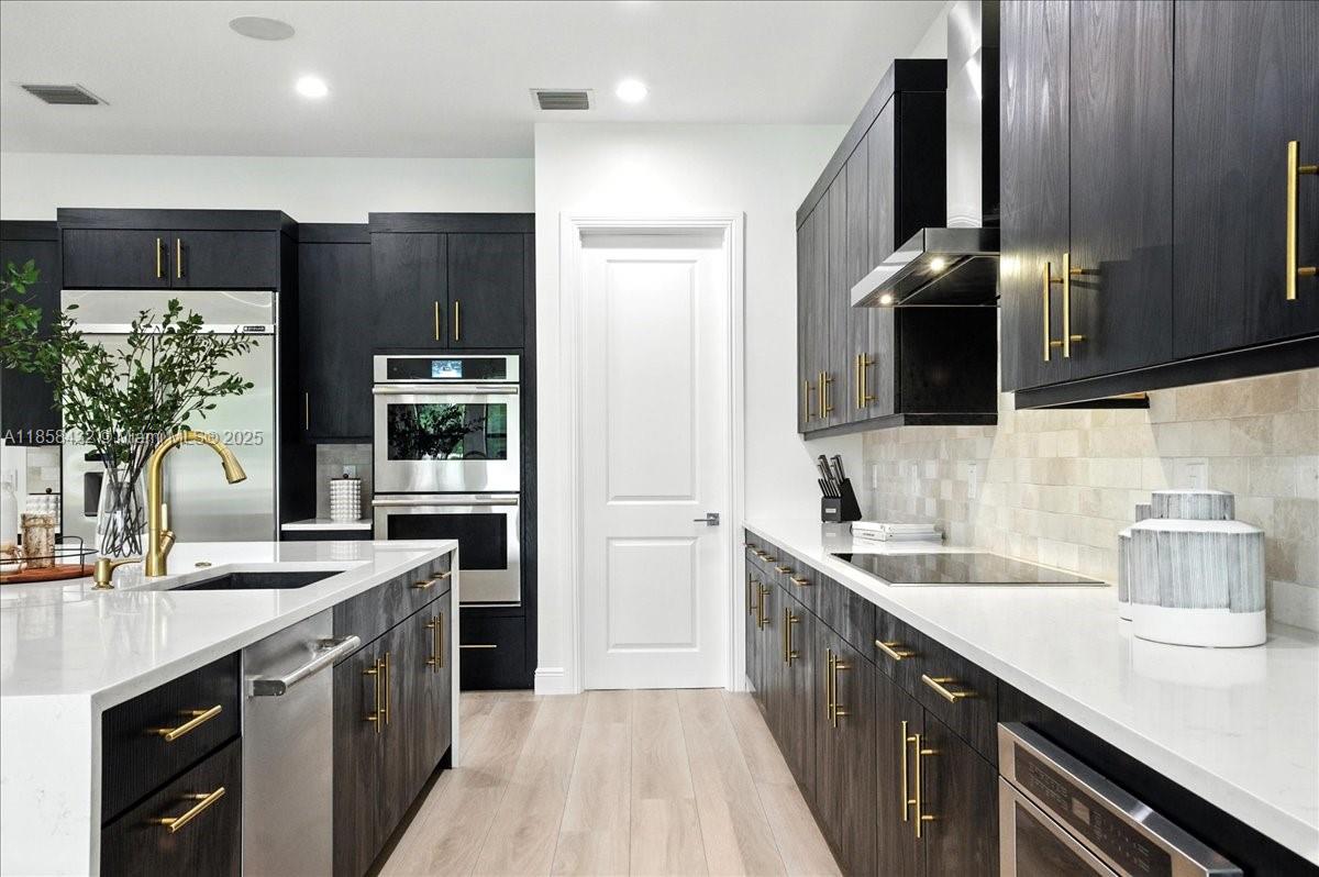 CLINGANS COVE - Residential