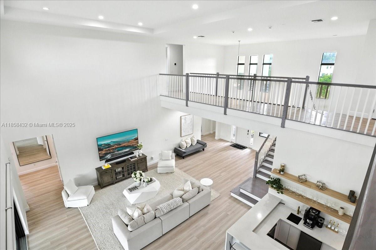 CLINGANS COVE - Residential