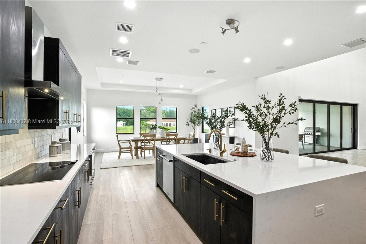 CLINGANS COVE - Residential