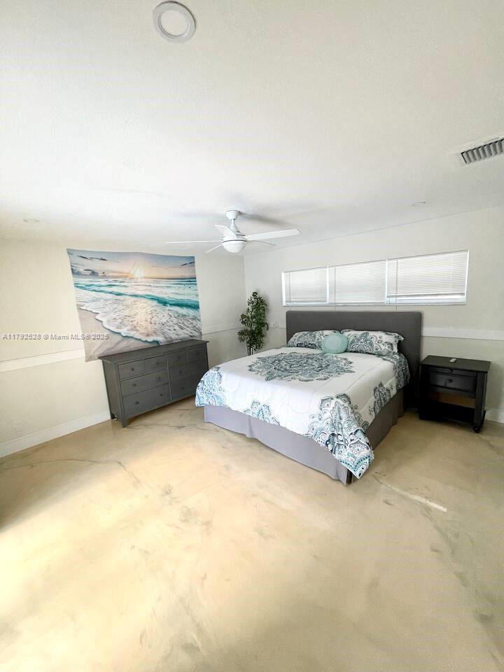 HOLLYWOOD HILLS - Residential