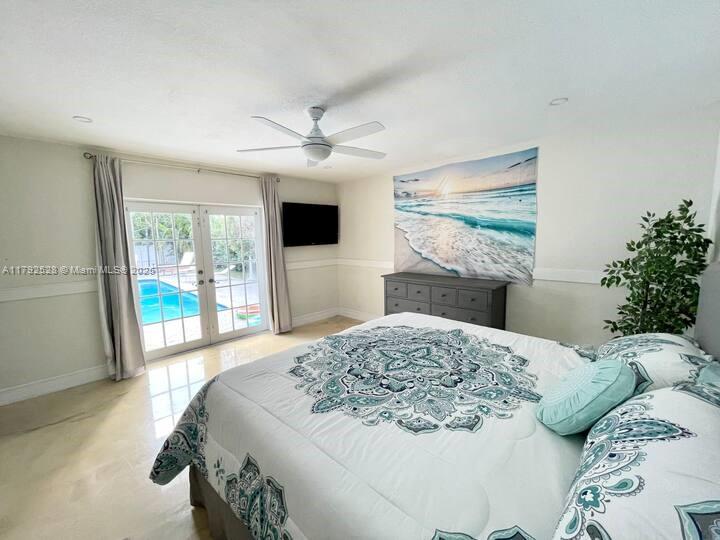 HOLLYWOOD HILLS - Residential